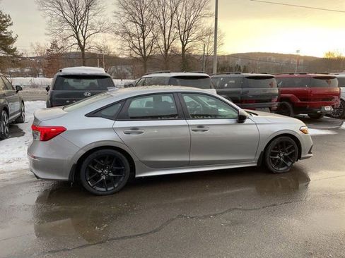 Used 2023 Honda Civic Sport image 3