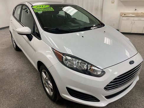 Used 2017 Ford Fiesta SE image 3
