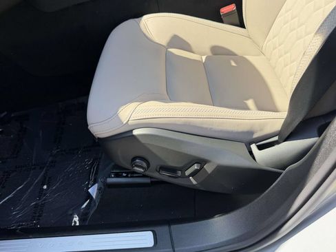 New 2026 Volvo XC60 B5 Core w/ Climate Package AWD/4WD image 16