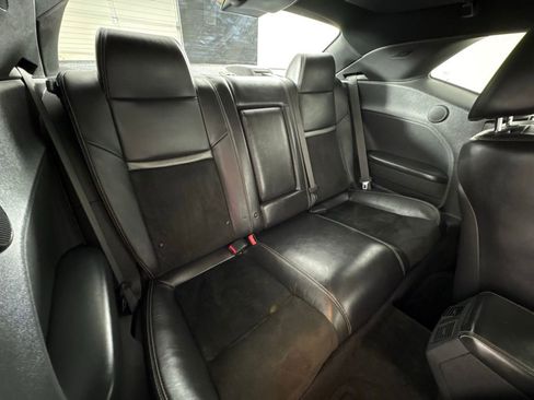 Used 2014 Dodge Challenger R/T image 41