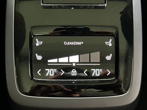 Used 2018 Volvo S90 T8 Inscription w/ Luxury Package AWD/4WD image 30