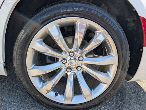 Used 2019 Chrysler 300 Limited RWD image 20