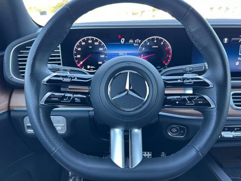 Used 2025 Mercedes-Benz GLS 450 4MATIC image 29
