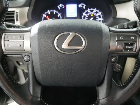 Used 2015 Lexus GX 460 image 25