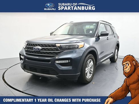 Used 2023 Ford Explorer XLT w/ Equipment Group 202A AWD/4WD image 3