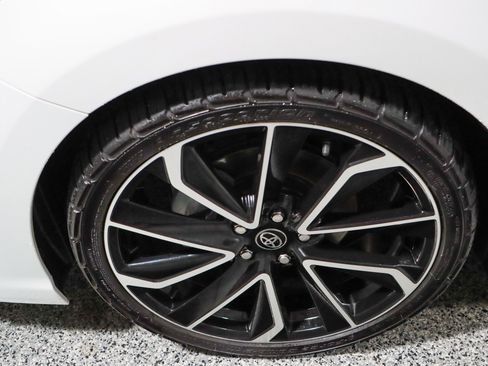 Used 2022 Toyota Camry XSE w/ Navigation Package image 11