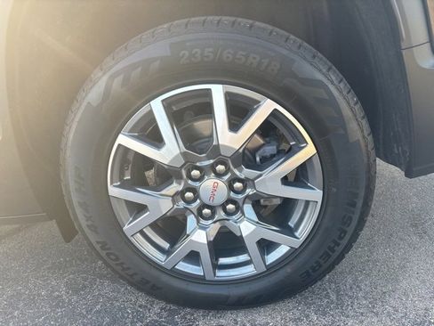 Used 2023 GMC Acadia SLT image 18