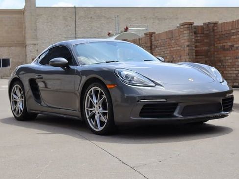 Used 2019 Porsche 718 Cayman RWD image 2