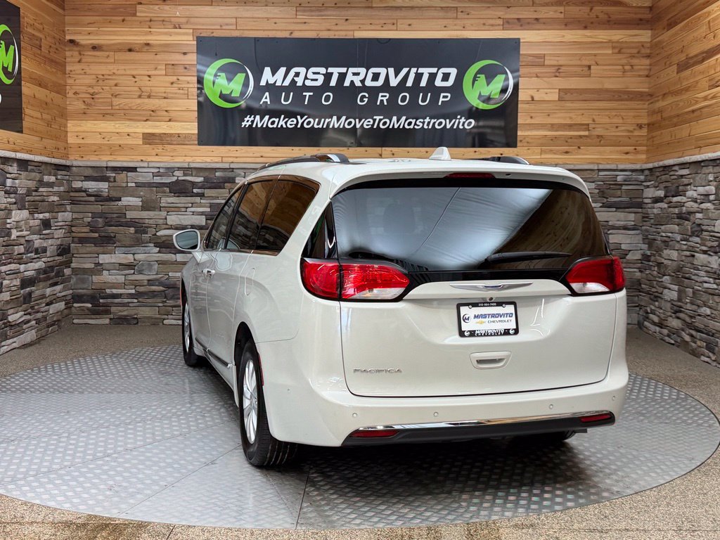 Used 2019 Chrysler Pacifica Touring-L w/ Advanced Safetytec Group FWD image 16