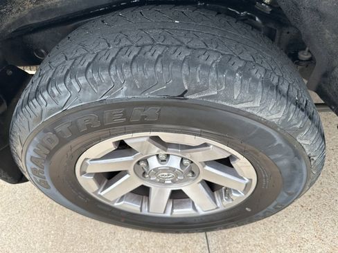 Used 2015 Toyota 4Runner Trail Premium image 21