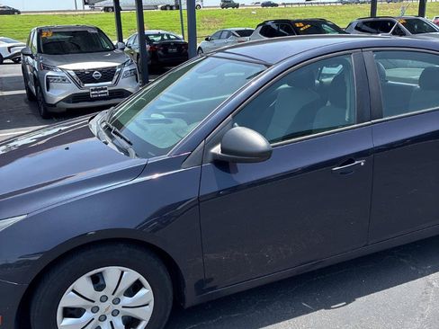 Used 2014 Chevrolet Cruze LS FWD image 5