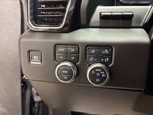 Used 2024 GMC Sierra 1500 Denali image 9