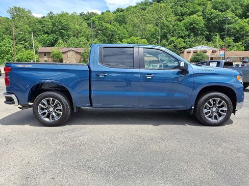 Used 2024 Chevrolet Silverado 1500 LT AWD/4WD image 7
