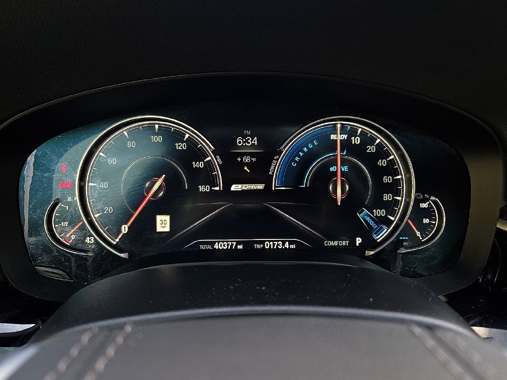 Used 2018 BMW 530e RWD image 23
