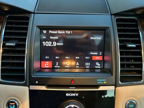 Used 2019 Ford Taurus Limited FWD image 17