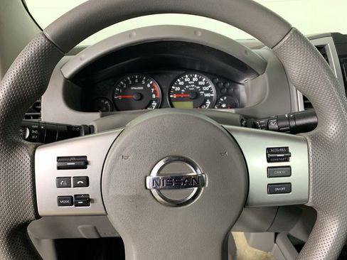 Used 2015 Nissan Frontier SV image 21