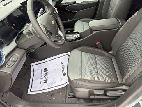 New 2026 Chevrolet Trax LT w/ Sunroof Package image 12