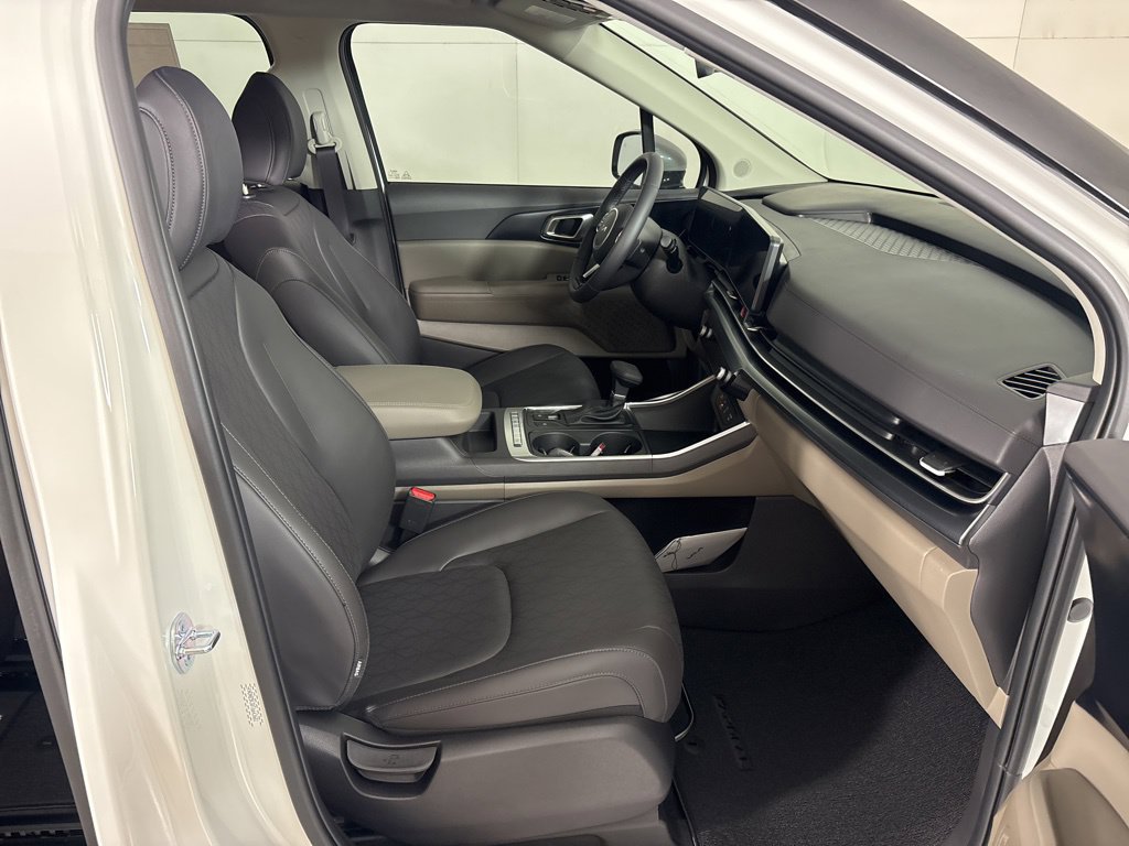 New 2026 Kia Carnival FWD image 15