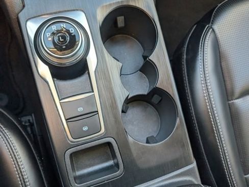 Used 2024 Ford Escape Platinum image 39