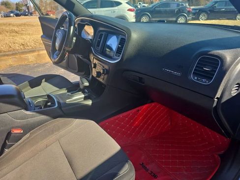 Used 2018 Dodge Charger SXT Plus image 14
