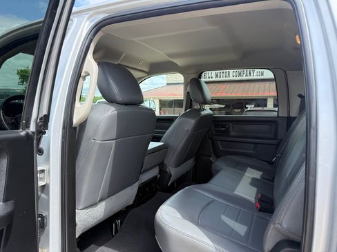 Used 2018 RAM 2500 Tradesman w/ Chrome Appearance Group image 18