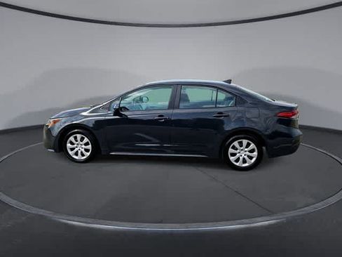 Used 2025 Toyota Corolla LE FWD image 5