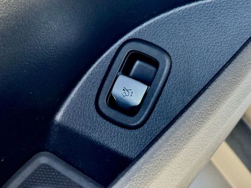 Used 2023 Mercedes-Benz GLC 300 image 26