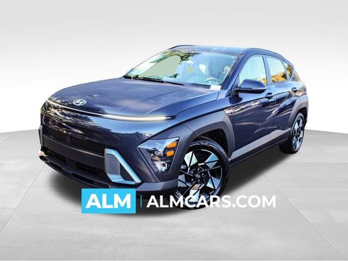 Used 2025 Hyundai Kona SEL image 1