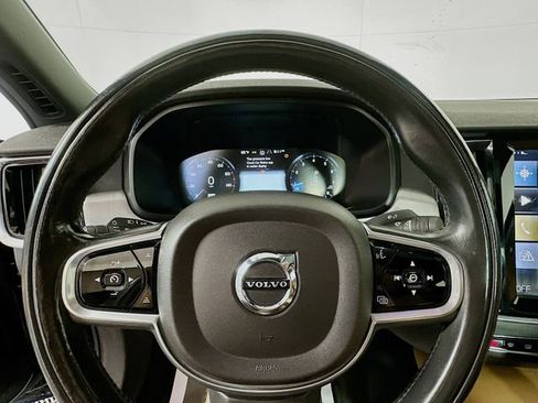 Used 2017 Volvo S90 T6 Momentum w/ Vision Package image 11