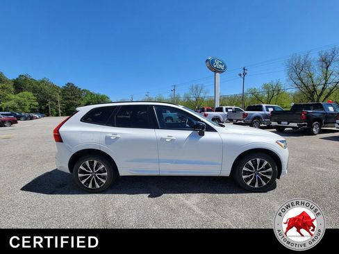 Used 2024 Volvo XC60 B5 Plus AWD/4WD image 7