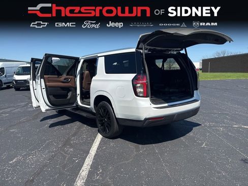 Used 2023 Chevrolet Suburban High Country AWD/4WD image 14