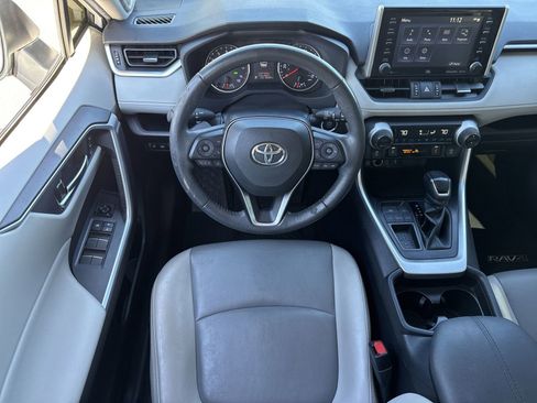 Used 2020 Toyota RAV4 XLE Premium image 29