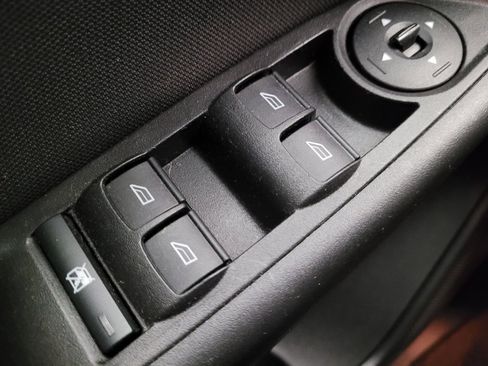 Used 2018 Ford Focus SE image 27