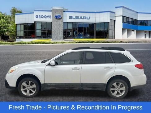 Used 2013 Subaru Outback 2.5i Premium AWD/4WD image 2