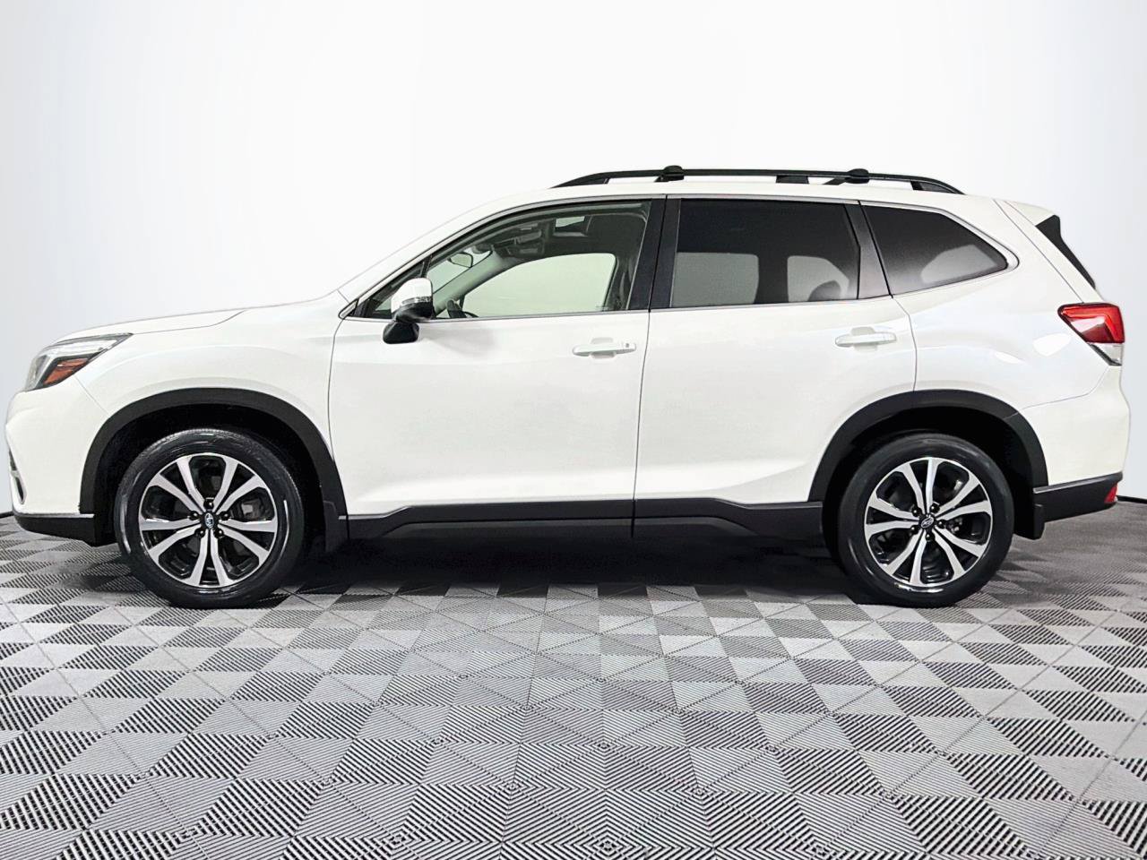 Used 2019 Subaru Forester Limited AWD/4WD image 7