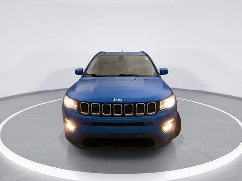 Used 2019 Jeep Compass Latitude FWD image 9