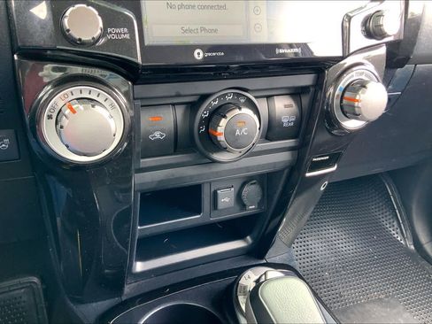 Used 2023 Toyota 4Runner 40th Anniversary SE AWD/4WD image 33