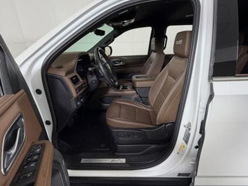 Used 2024 Chevrolet Suburban High Country w/ Max Trailering Package AWD/4WD image 10
