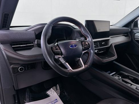 Used 2025 Ford Explorer ST-Line w/ Premium Package image 9