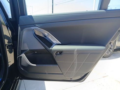 New 2025 BMW 740i w/ Executive Package image 11