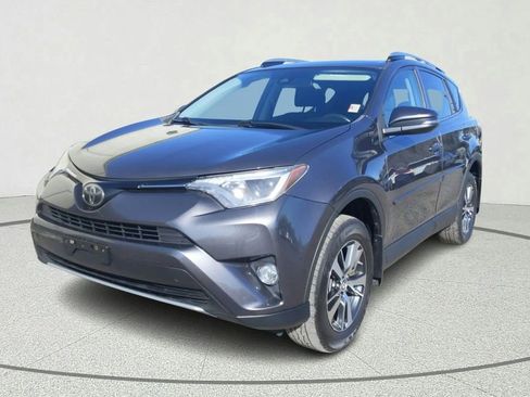 Used 2018 Toyota RAV4 XLE image 3