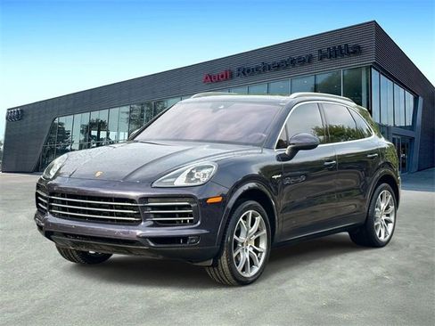 Used 2019 Porsche Cayenne E-Hybrid image 1