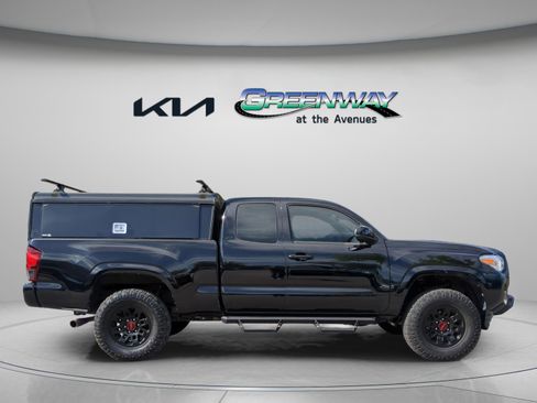 Used 2022 Toyota Tacoma SR w/ SR Convenience Package image 33
