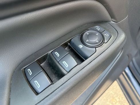 Used 2023 Chevrolet Equinox LT FWD image 13