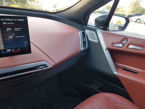 Used 2025 BMW iX M60 image 24