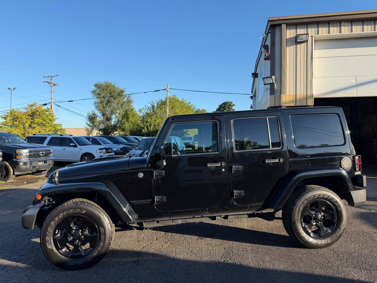 Used 2015 Jeep Wrangler Unlimited Sahara AWD/4WD image 2