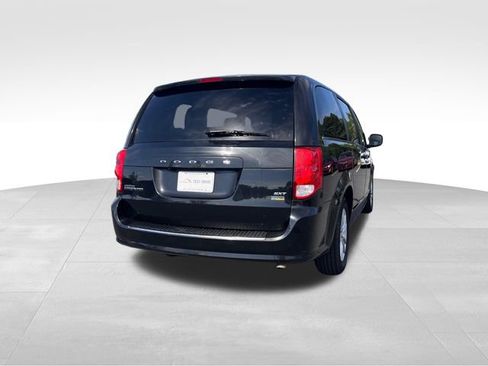 Used 2019 Dodge Grand Caravan SXT FWD image 5