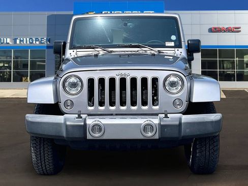Used 2017 Jeep Wrangler Unlimited Sahara w/ Connectivity Group AWD/4WD image 2