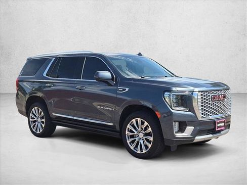 Used 2021 GMC Yukon Denali w/ Denali Premium Package AWD/4WD image 3