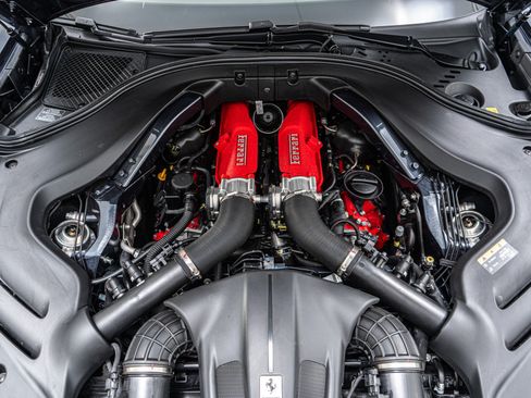 Used 2025 Ferrari Roma Spider RWD image 12